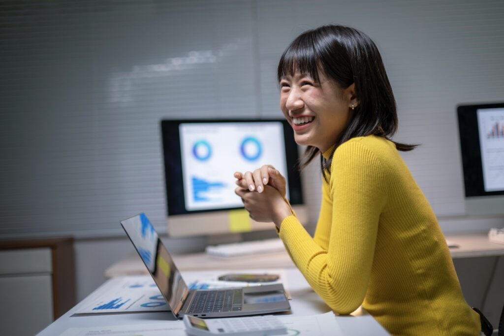 Investor relations manager reviewing LP engagement scores, portal activity trends, and overdue follow-up alerts in SatuitCRM to identify investor retention risk before redemption