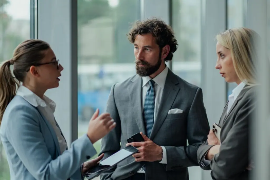 asset management team tracking consultant relationships and product ratings in a CRM dashboard